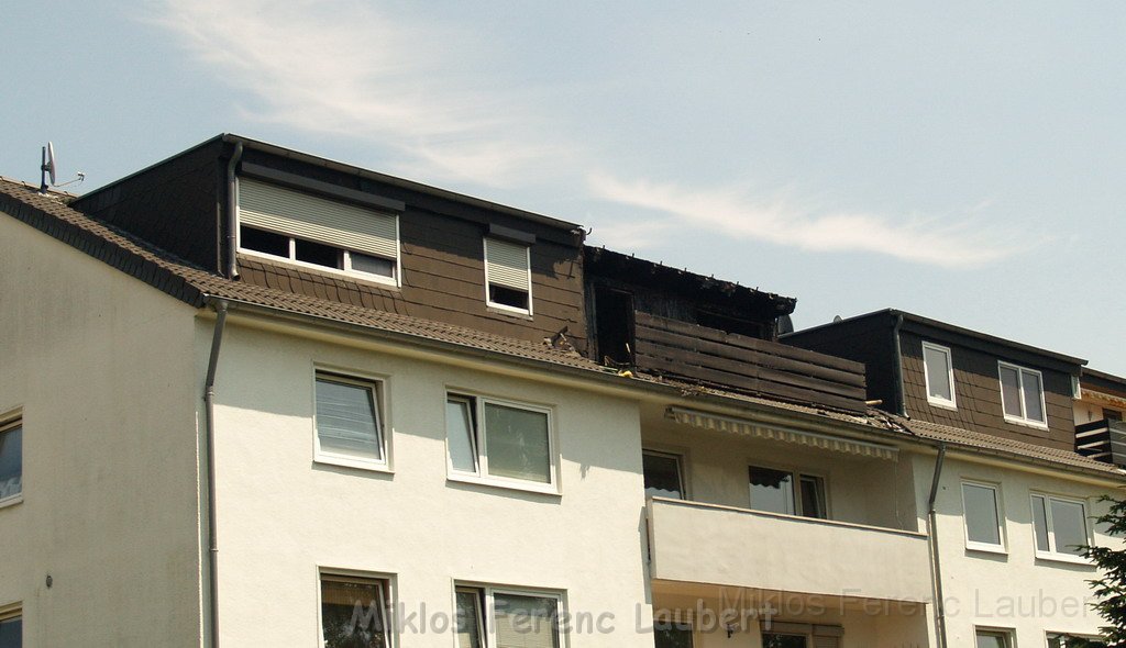 Mark Medlock s Dachwohnung ausgebrannt Koeln Porz Wahn Rolandstr P09.JPG
